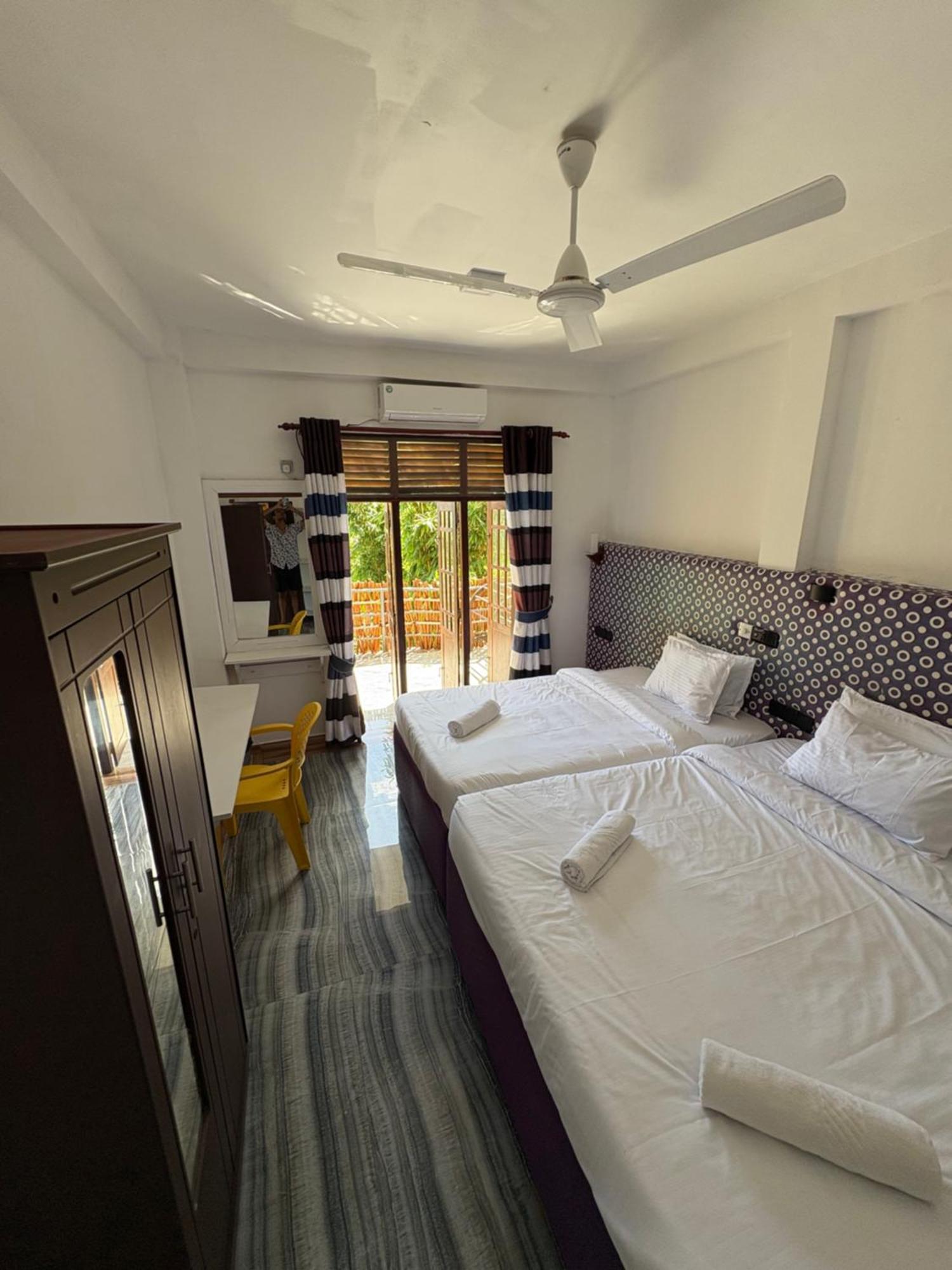 Wake N Flow, Weligama Exterior photo